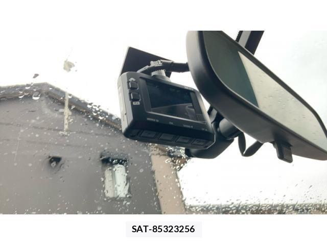 Nissan JUKE 2013-09 8230498-20