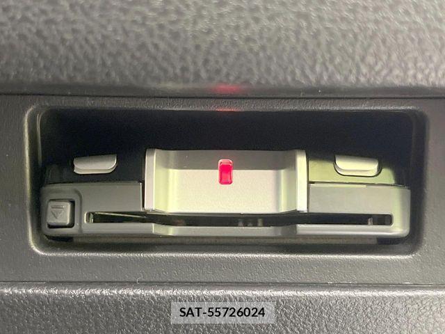Nissan JUKE 2010-08 8245567-5