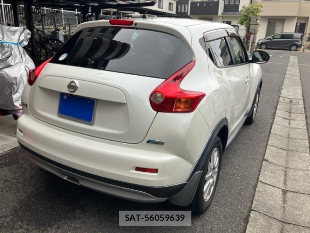 Nissan JUKE 2012-07 8245569-2