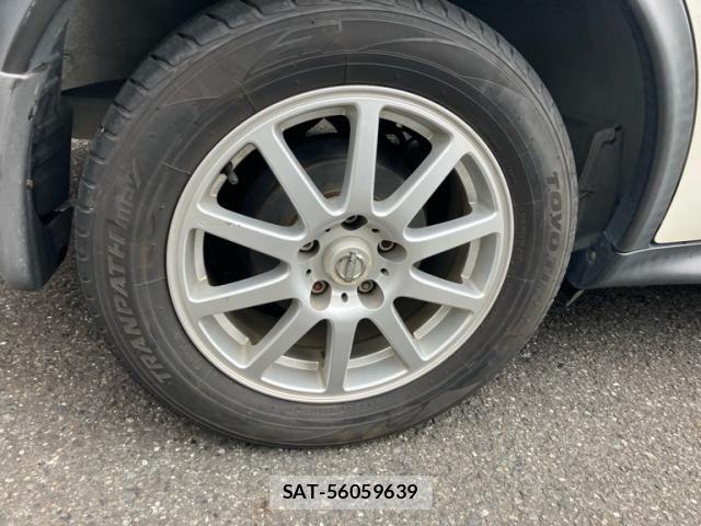 Nissan JUKE 2012-07 8245569-5