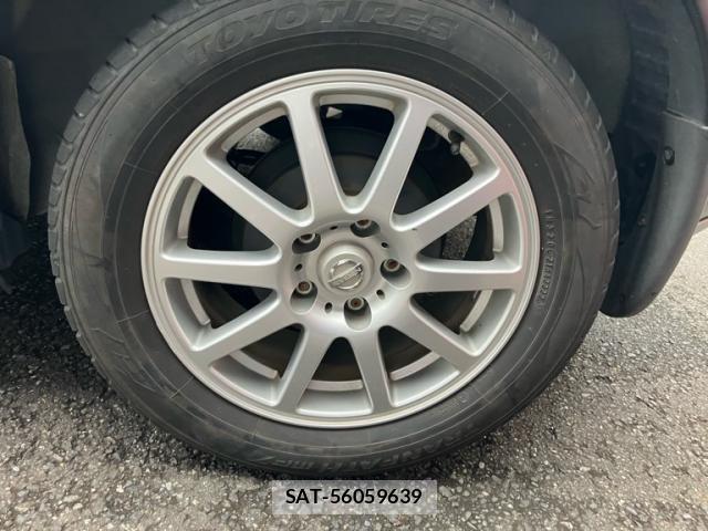 Nissan JUKE 2012-07 8245569-6