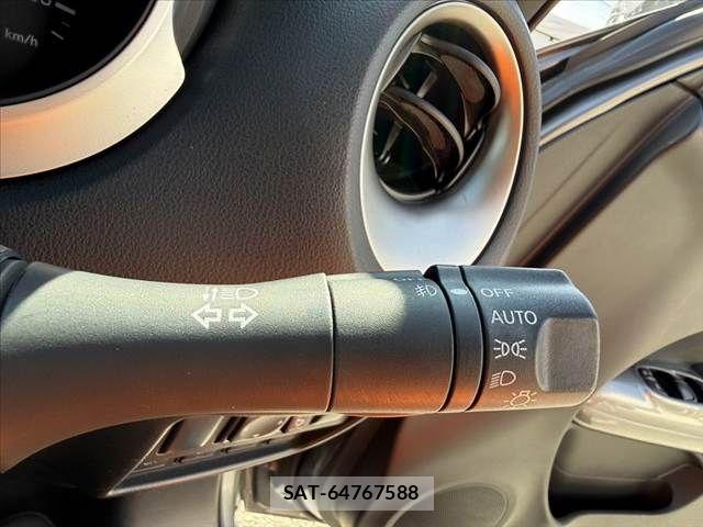 Nissan JUKE 2016-04 8314999-27