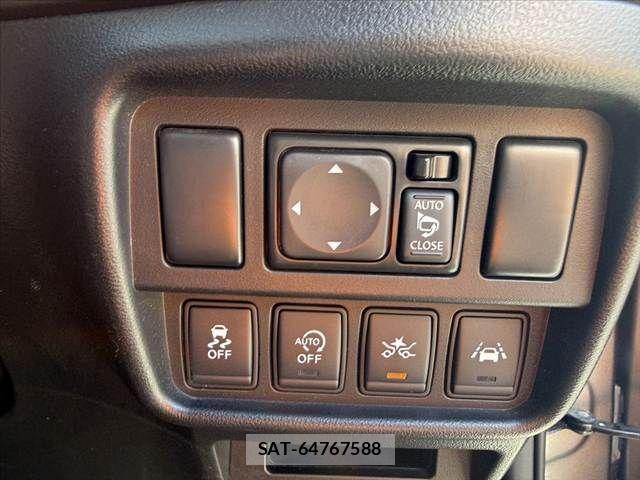 Nissan JUKE 2016-04 8314999-5