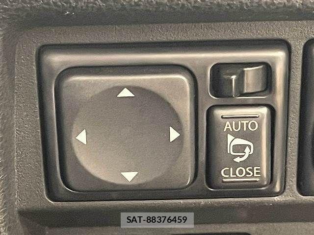 Nissan JUKE 2013-09 8336386-6