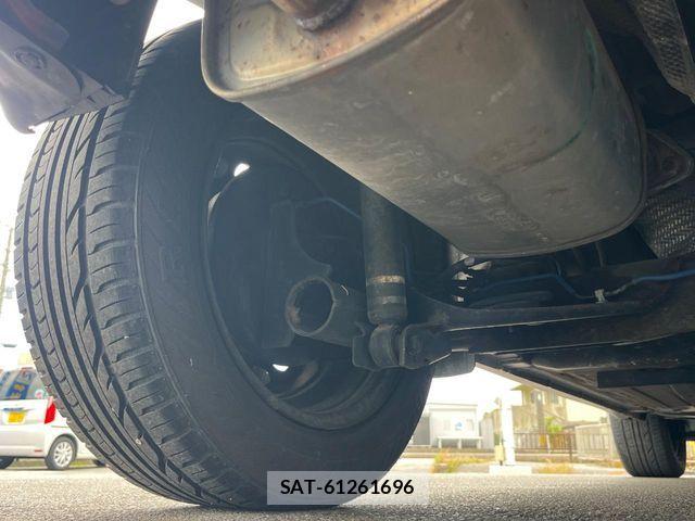 Nissan JUKE 2013-07 8336384-19