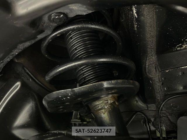 Nissan JUKE 2010-08 8336385-19