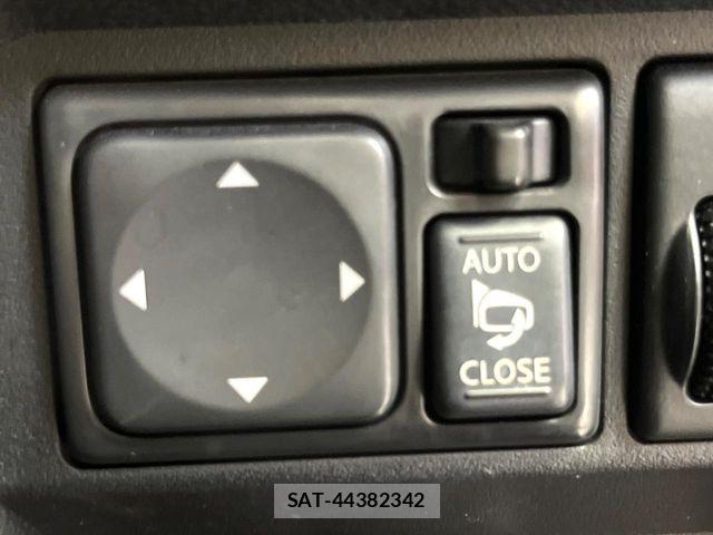 Nissan JUKE 2012-01 8336387-8