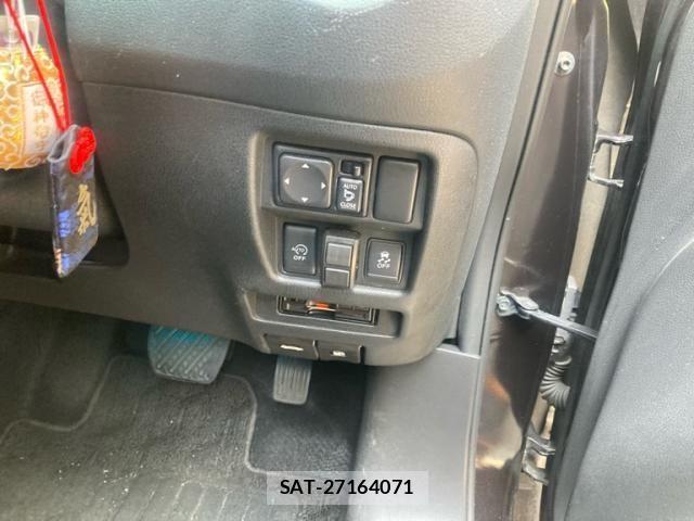 Nissan JUKE 2013-09 8354770-13