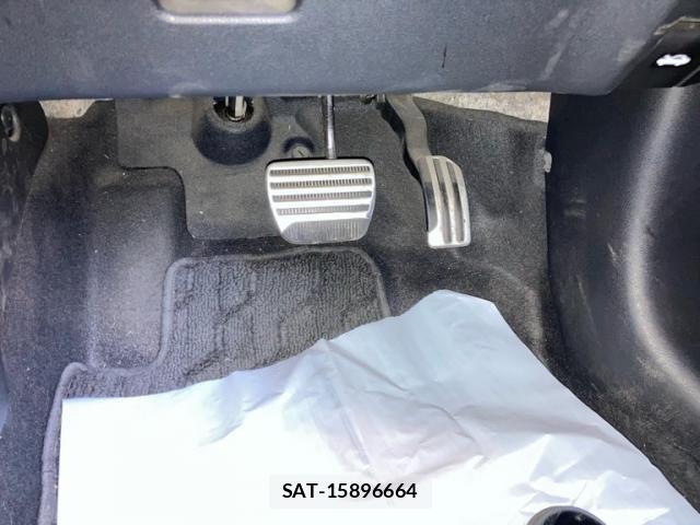 Nissan JUKE 2015-08 8366520-13