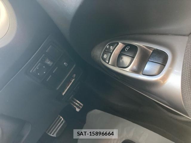 Nissan JUKE 2015-08 8366520-14