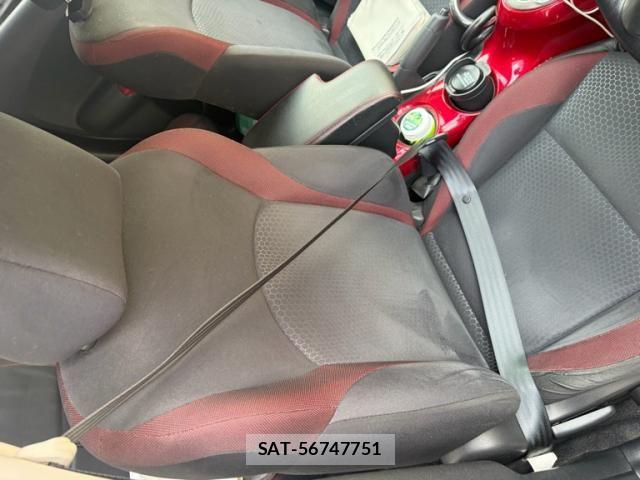 Nissan JUKE 2011-04 8366521-16
