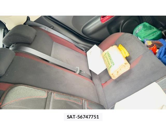 Nissan JUKE 2011-04 8366521-24