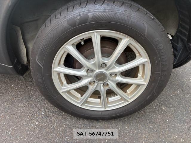Nissan JUKE 2011-04 8366521-6