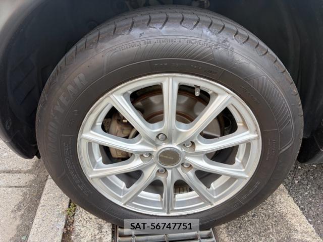 Nissan JUKE 2011-04 8366521-7