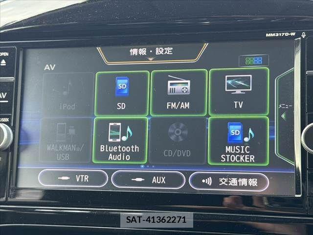 Nissan JUKE 2017-08 8366519-21