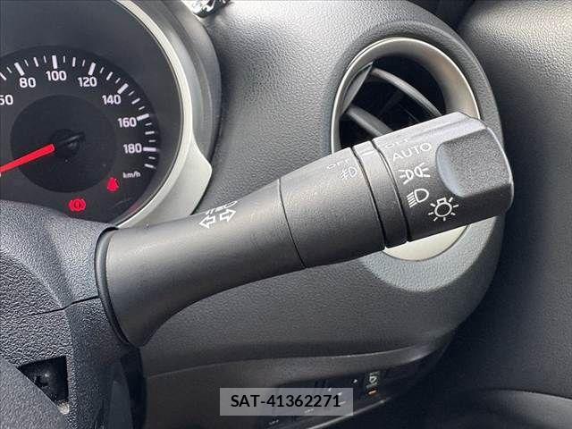 Nissan JUKE 2017-08 8366519-28
