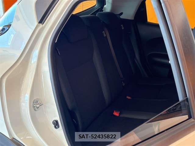 Nissan JUKE 2018-08 8366517-16