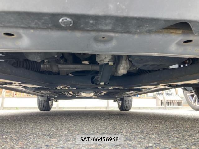 Nissan JUKE 2012-02 8366522-9