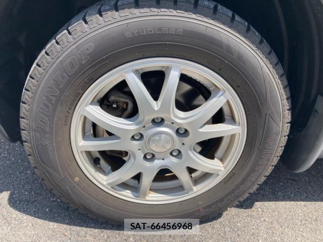 Nissan JUKE 2012-02 8366522-21