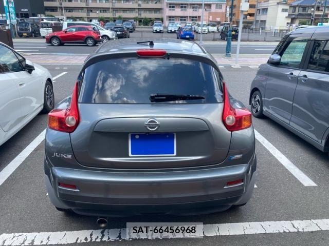Nissan JUKE 2012-02 8366522-3
