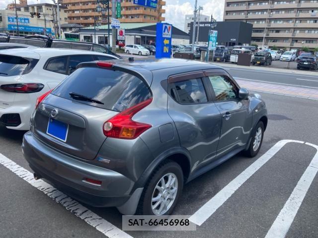 Nissan JUKE 2012-02 8366522-5