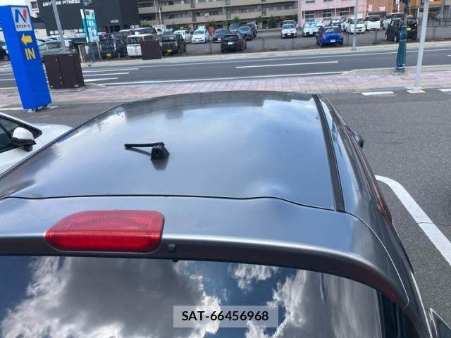 Nissan JUKE 2012-02 8366522-6
