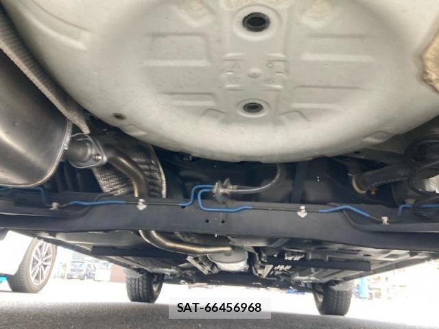 Nissan JUKE 2012-02 8366522-8