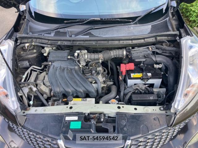 Nissan JUKE 2013-06 8366524-9