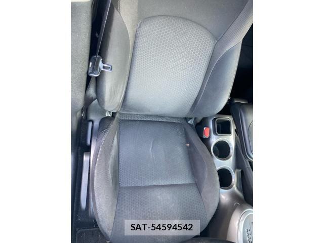 Nissan JUKE 2013-06 8366524-20