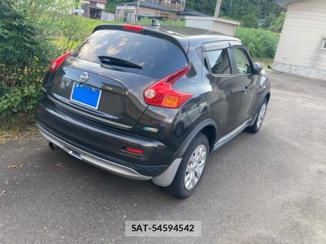 Nissan JUKE 2013-06 8366524-5