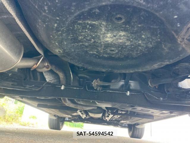 Nissan JUKE 2013-06 8366524-6