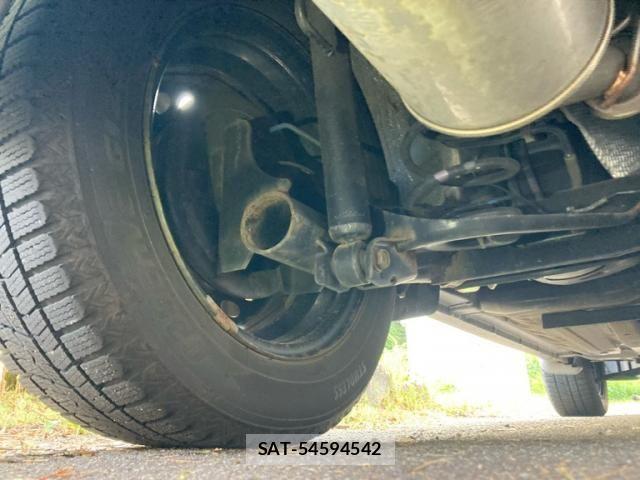 Nissan JUKE 2013-06 8366524-7