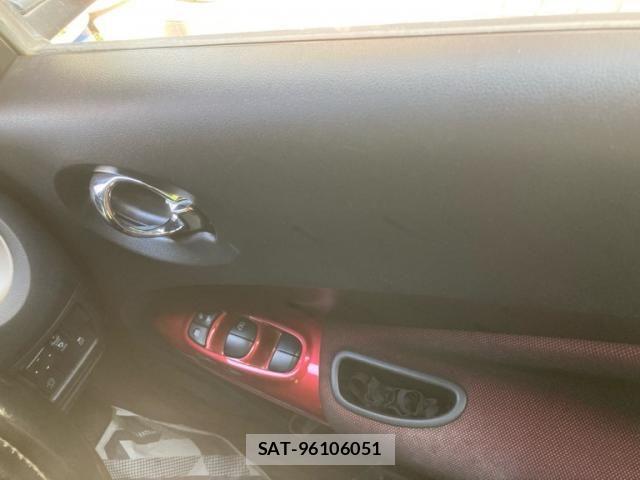 Nissan JUKE 2014-06 8413062-22
