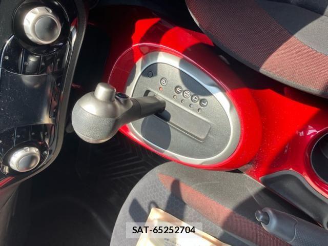 Nissan JUKE 2011-06 8413060-16