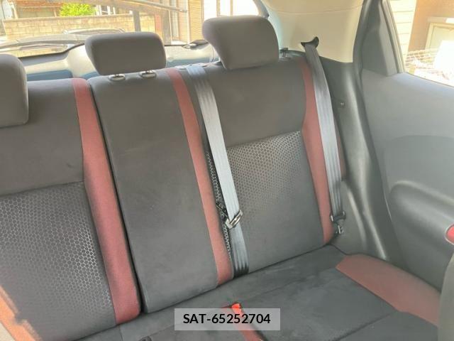 Nissan JUKE 2011-06 8413060-19