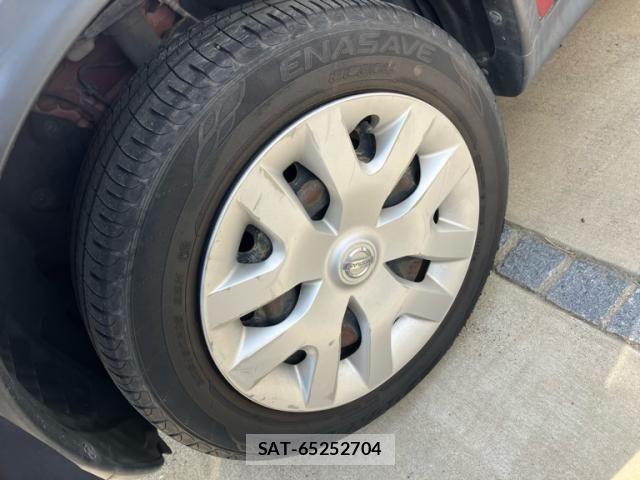 Nissan JUKE 2011-06 8413060-6