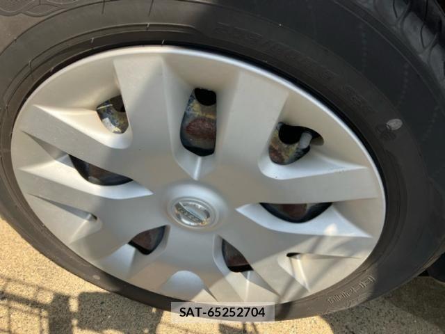 Nissan JUKE 2011-06 8413060-7