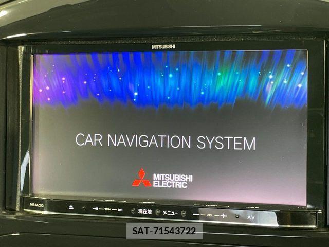 Nissan JUKE 2012-01 8457743-2
