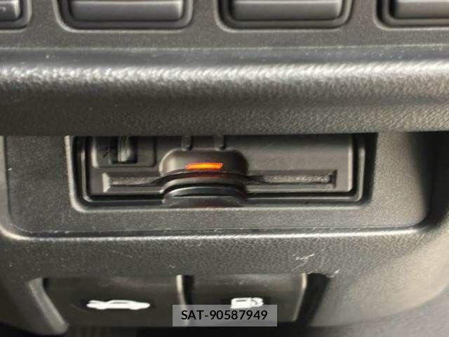 Nissan JUKE 2017-03 8485558-8