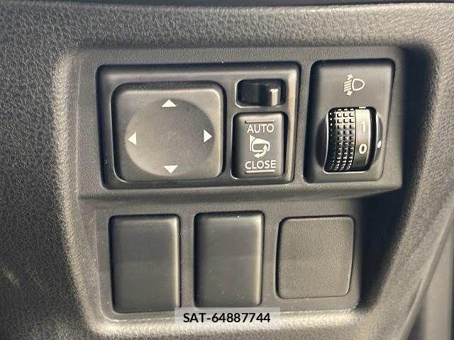 Nissan JUKE 2012-01 8485562-6