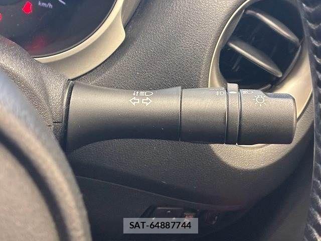Nissan JUKE 2012-01 8485562-7