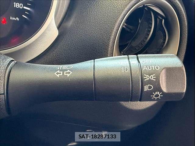 Nissan JUKE 2011-10 8485560-9
