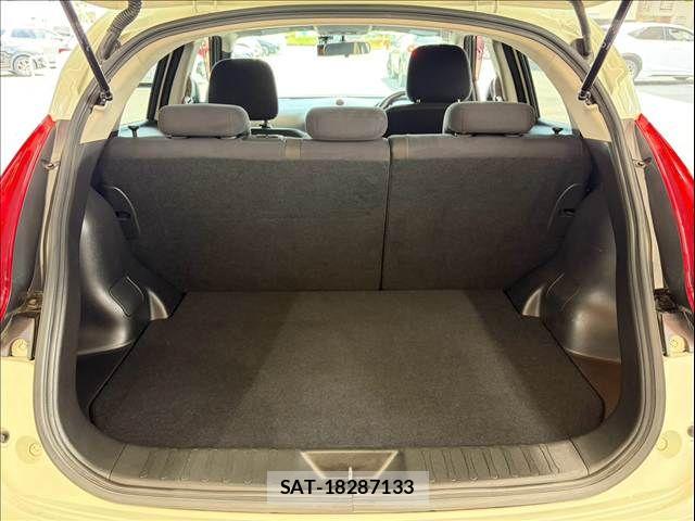Nissan JUKE 2011-10 8485560-12