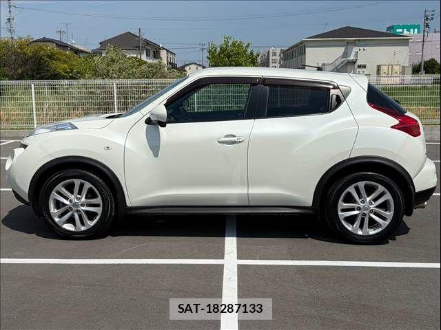 Nissan JUKE 2011-10 8485560-16
