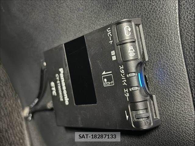 Nissan JUKE 2011-10 8485560-5