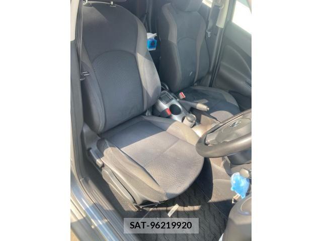 Nissan JUKE 2012-03 8525398-12