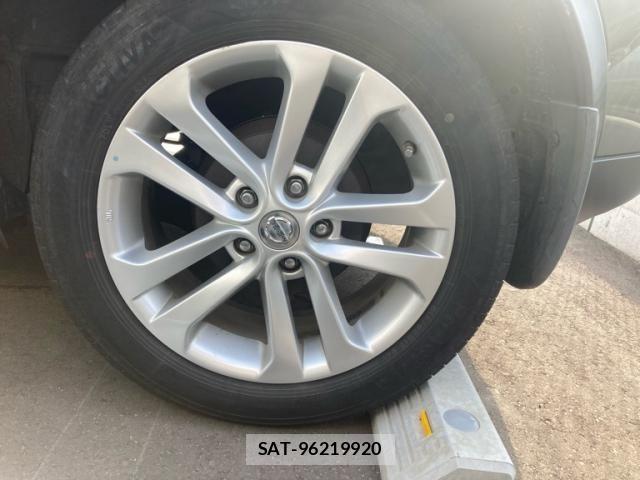 Nissan JUKE 2012-03 8525398-5