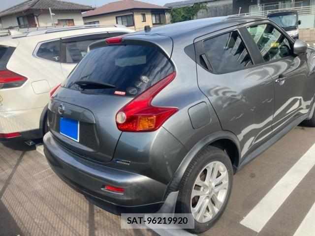 Nissan JUKE 2012-03 8525398-7