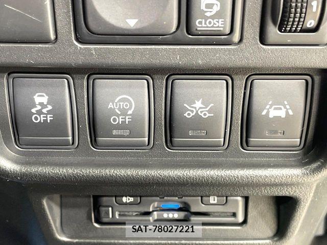 Nissan JUKE 2016-06 8525393-4