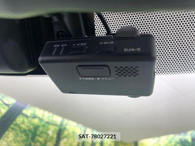 Nissan JUKE 2016-06 8525393-6